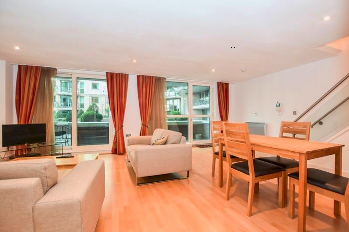 2 Bedroom Flat To Rent In Drake House, Vauxhall, London, SW8
