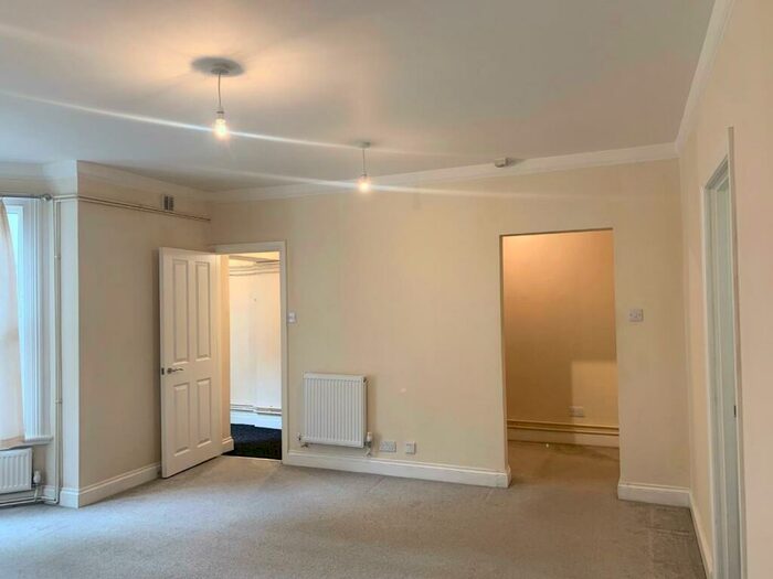 Flat To Rent In Tisbury Road, Hove, BN3