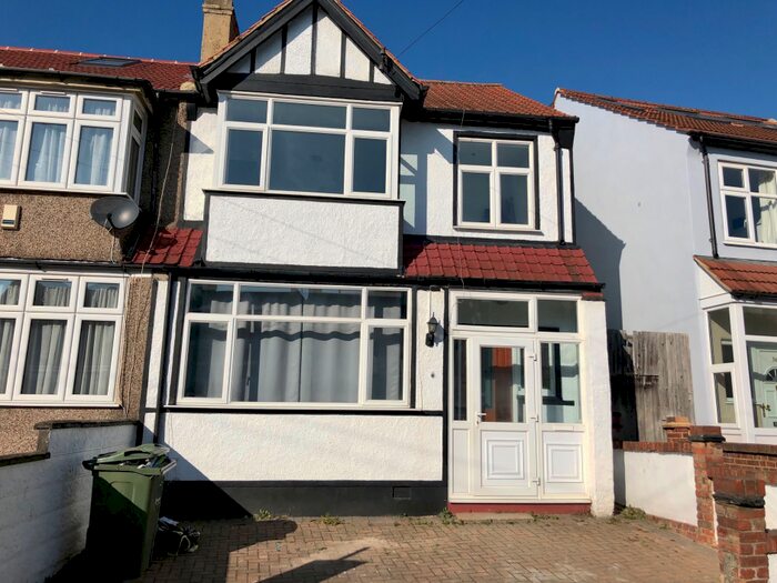 3 Bedroom Semi-Detached House To Rent In Leonard Road, London, SW16