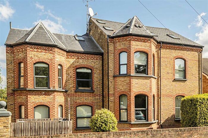 2 Bedroom Flat To Rent In Coleshill Road, Teddington, TW11