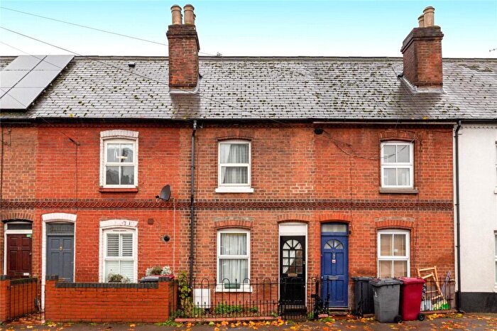 3 Bedroom Terraced House To Rent In Elgar Road, Reading, Berkshire, RG2