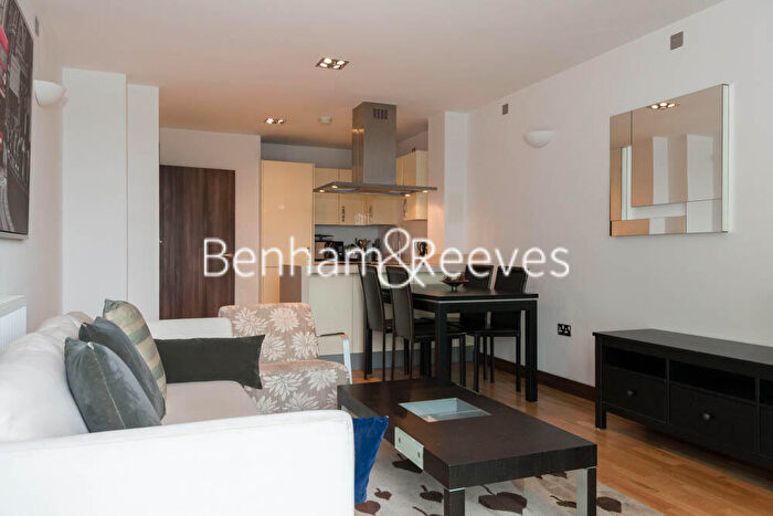 1 Bedroom Apartment To Rent In Bridges Court Road, Battersea, SW11