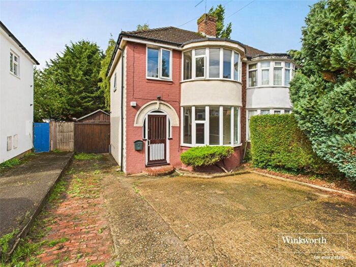 3 Bedroom Semi-Detached House To Rent In Windermere Road, Reading, Berkshire, RG2
