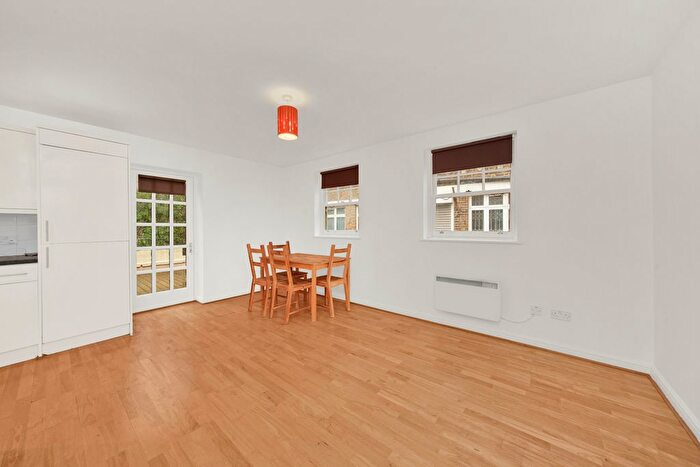 1 Bedroom Flat To Rent In Commercial Road, London, E1