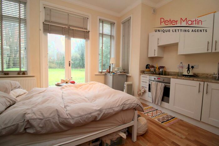 Flat To Rent In Rosslyn Hill, Belsize Park, NW3