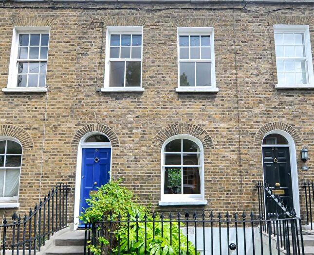 2 Bedroom Terraced House For Sale In Halton Road, Islington, N1
