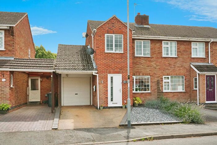 3 Bedroom Semi-Detached House For Sale In Barklam Close, Donisthorpe, Swadlincote, Leicestershire, DE12