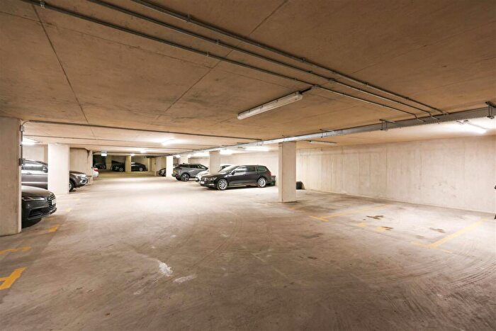 2 Bedroom Flat For Sale In College Road, Bishopston, Bristol, BS7