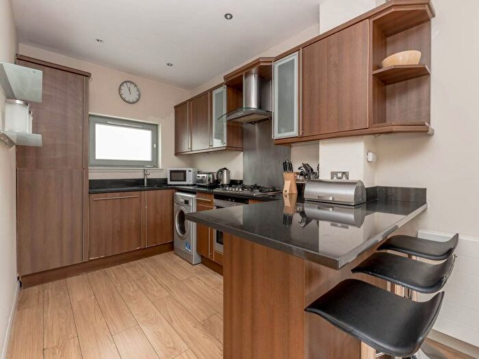 4 Bedroom Town House To Rent In Slateford Road, Slateford, Edinburgh, EH14