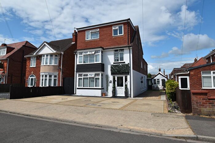 8 Bedroom House For Sale In Sunningdale Drive, Skegness, PE25