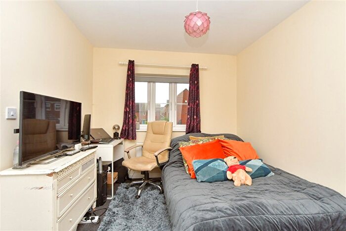 1 Bedroom Flat For Sale In Monarch Drive, Kemsley, Sittingbourne, Kent, ME10