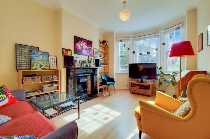 1 Bedroom Flat To Rent In Hackford Road, London, SW9