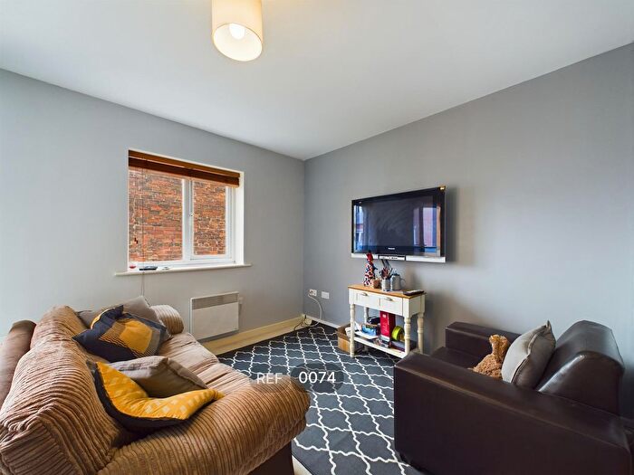 2 Bedroom Flat To Rent In Tradewinds, Old Harbour Court, HU2