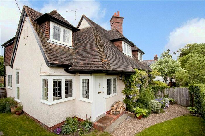 4 Bedroom Semi-Detached House To Rent In Wyfold, Reading, Berkshire, RG4