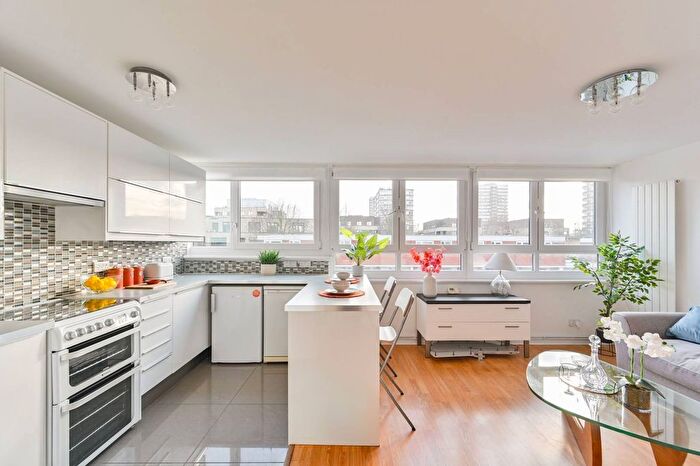 1 Bedroom Flat To Rent In Musgrave Court, Battersea, London, SW11