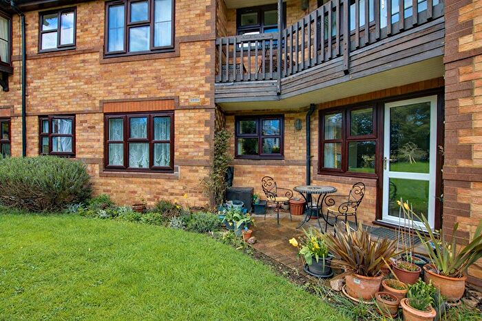 1 Bedroom Flat For Sale In Stoneygate Road, Stoneycroft, LE2