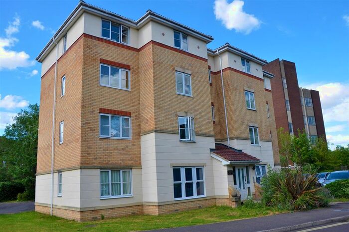 2 Bedroom Flat To Rent In Bentall Place, Andover, SP10