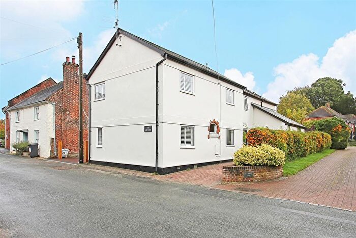 4 Bedroom Detached House For Sale In High Street, Broughton, SO20