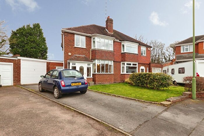 3 Bedroom Semi Detached House For Sale In Bradbury Road, Solihull, West Midlands, B92