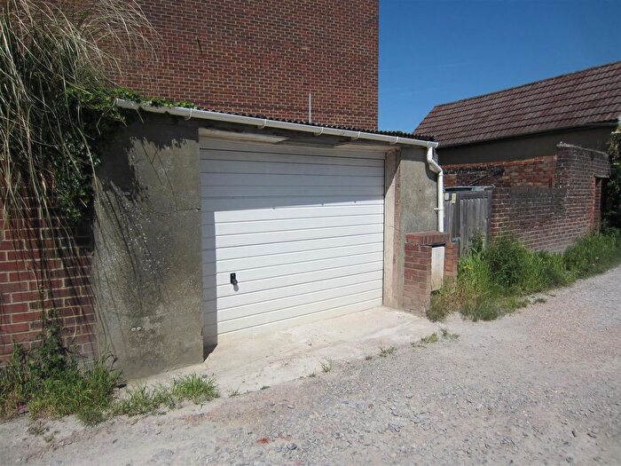 Garage / Parking To Rent In Garage, London Road, North End, Portsmouth, Hants, PO2