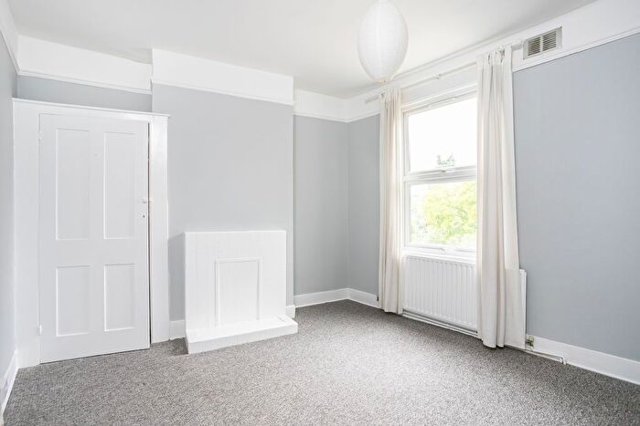 2 Bedroom Flat To Rent In Upland Road, London, SE22