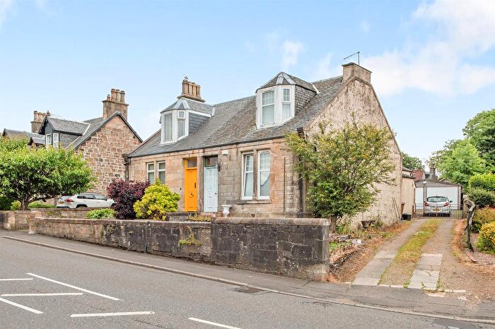 3 Bedroom Semi-Detached House For Sale In Main Street, Bonnybridge, FK4