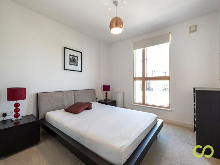 2 Bedroom Flat To Rent In Compton House, Sussex Way, Holloway, N7