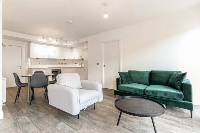 2 Bedroom Apartment To Rent In Millet Place, Pontoon Dock London, E16