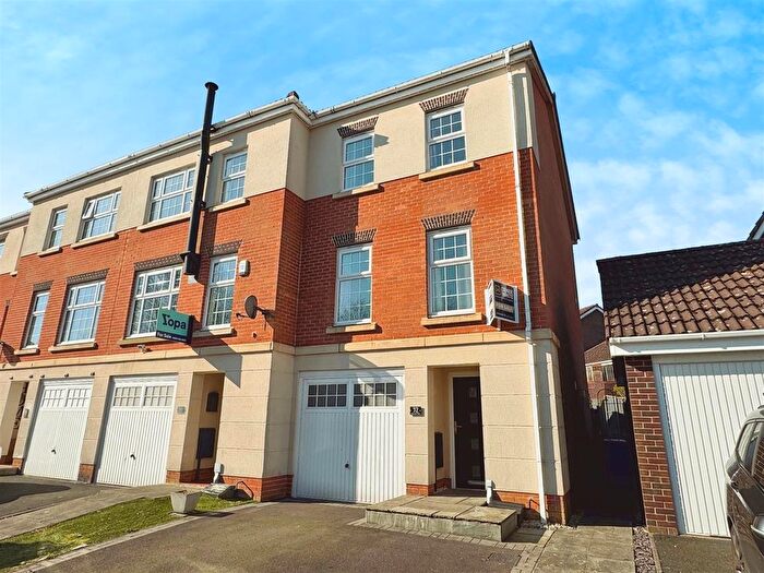 3 Bedroom Town House For Sale In Emerald Way, Milton, Stoke-On-Trent, ST6