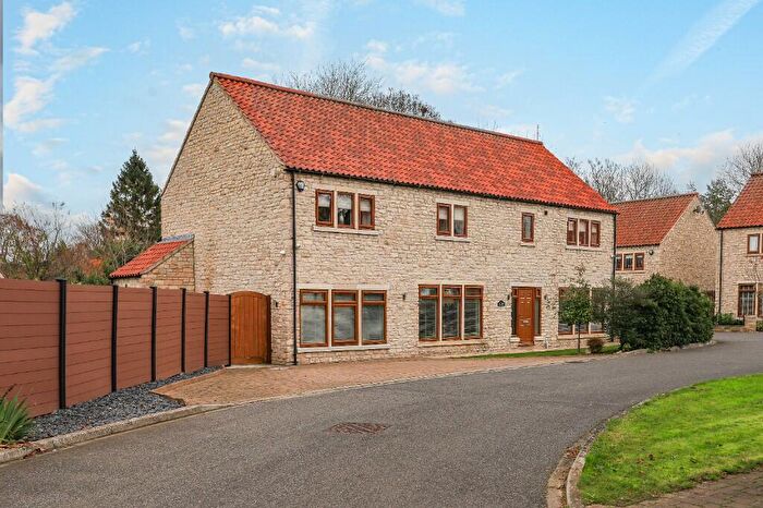 6 Bedroom Detached House For Sale In Low Farm Court, Womersley, DN6