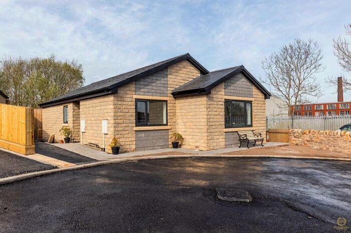 3 Bedroom Bungalow To Rent In Bowdler Close, Oswaldtwitle, BB5