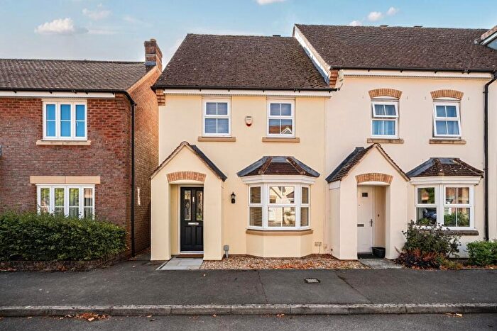 3 Bedroom End Of Terrace House For Sale In Whittingham Drive, Wroughton, Swindon, SN4