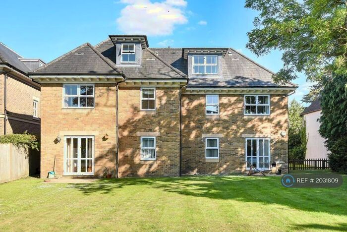 2 Bedroom Flat To Rent In Lancaster Court, Northwood, HA6