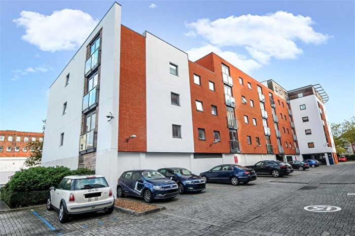 1 Bedroom Apartment For Sale In Channel Way, Ocean Village, Southampton, SO14