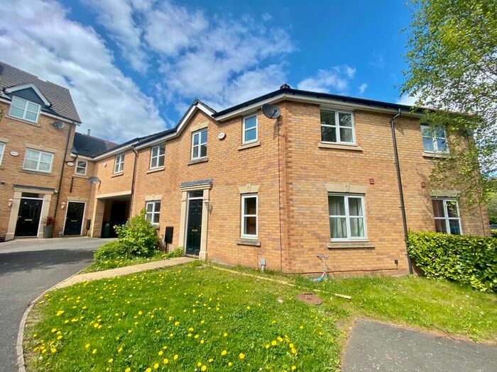 3 Bedroom Semi-Detached House To Rent In Glendevon Close, Wythenshawe, Manchester, M22