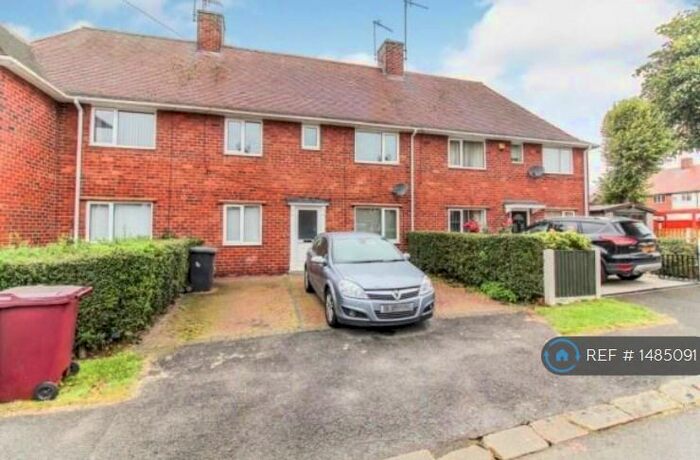 3 Bedroom Terraced House To Rent In Lawn Villas, Calow, Chesterfield, S44
