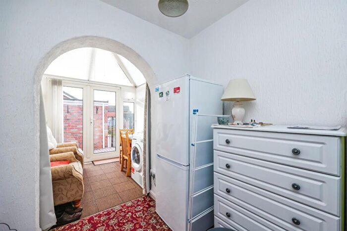 2 Bedroom Detached Bungalow For Sale In Brookhill Leys Road, Eastwood, Nottingham, NG16