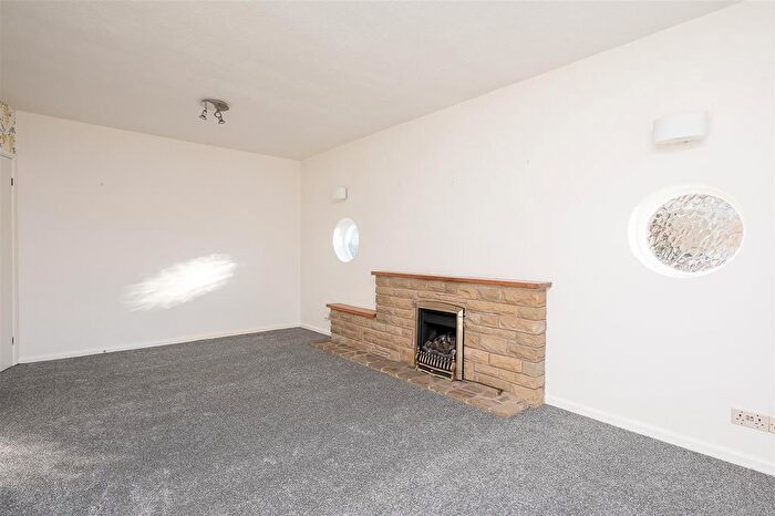 2 Bedroom Detached Bungalow For Sale In Deerstone Way, Dunnington, York, YO19