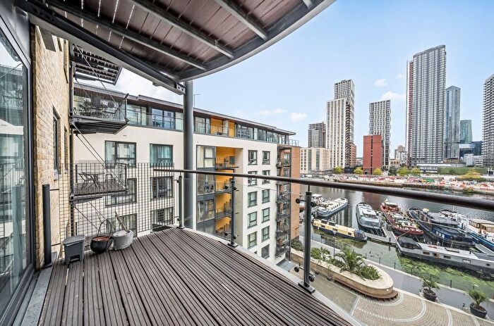 2 Bedroom Flat For Sale In Boardwalk Place, London, E14