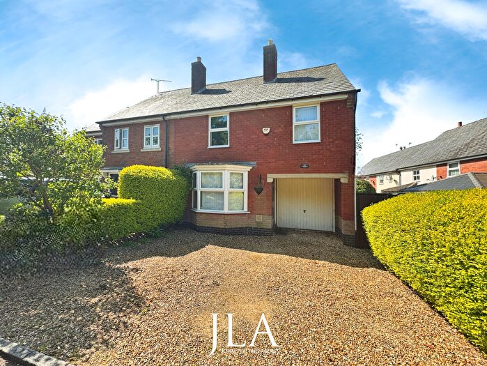 4 Bedroom Semi-Detached House To Rent In Fox Pond Lane, Oadby, Leicester, LE2