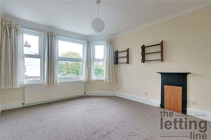 3 Bedroom Maisonette To Rent In Hazelwood Lane, London, N13