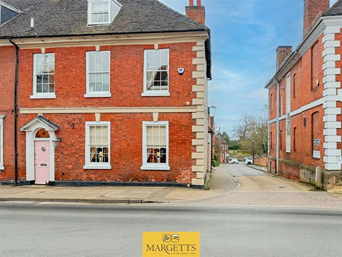 4 Bedroom End Of Terrace House To Rent In High Street, Warwick, CV34