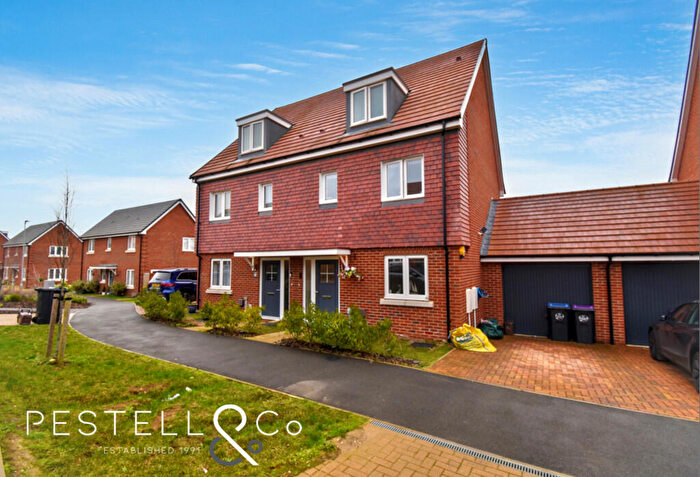 3 Bedroom Semi Detached House For Sale In Hudson Avenue, Bishop's Stortford, CM23