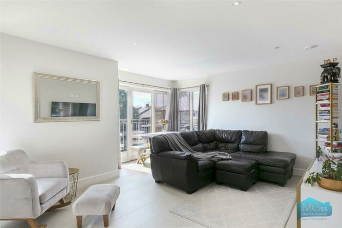 2 Bedroom Apartment To Rent In Sambroke Square, Barnet, Hertfordshire, EN4