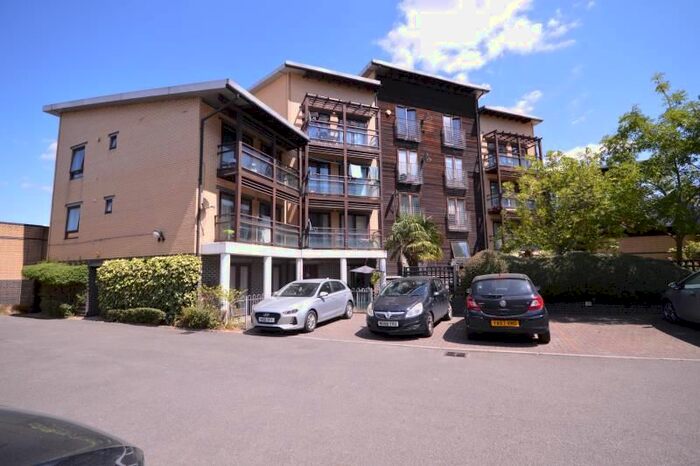 3 Bedroom Flat To Rent In Delta Building, Ashton Street, London, E14