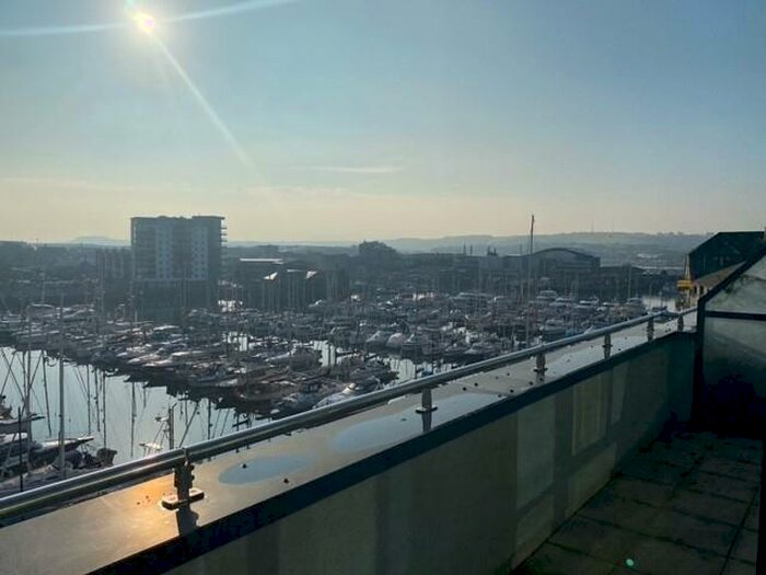 3 Bedroom Apartment To Rent In Vauxhall Street, Plymouth, PL4