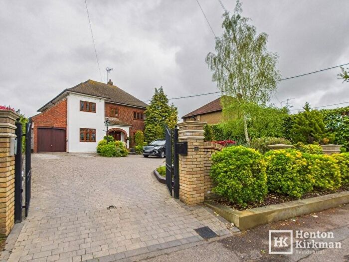 5 Bedroom Detached House For Sale In Kennel Lane, Billericay, Essex, CM11