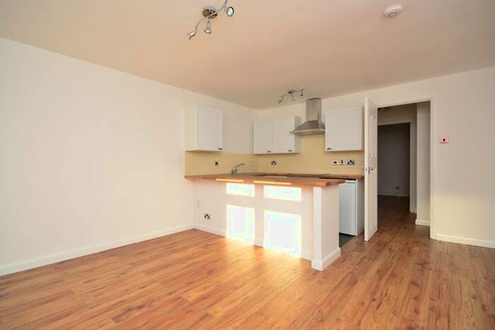 1 Bedroom Maisonette To Rent In Bradfield Close, Burpham, Guildford, GU4