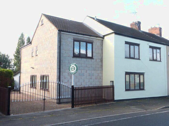 4 Bedroom Semi-Detached House To Rent In Sleetmoor Lane, Somercotes, Alfreton, DE55