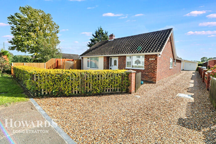 3 Bedroom Bungalow For Sale In Sneath Road, Aslacton, NR15